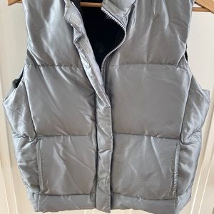 Gap thick fleece lined silver puffer vest